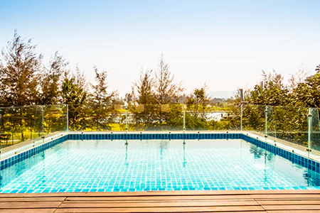 Cost of Glass Pool Fence Repair in The Crossings, FL